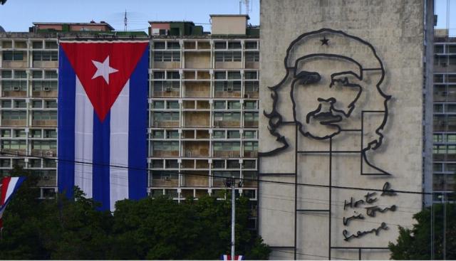 Che Guevara featured on the side of a building in Havana, Cuba
